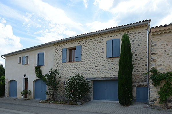 architecture maison en pierre Alpes de Hautes Provences