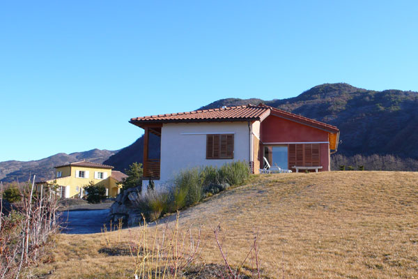 architecte Alpes de Haute Provence: réalisation  d'une villa en monomur en pierre de lave